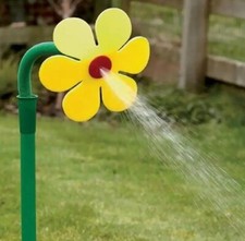 2er Set Gartensprinkler Spritzblume  Wasserspiel mit Schlauchanschluss