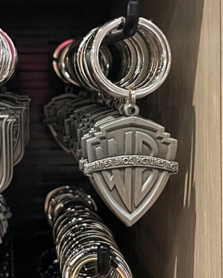 Warner Bros Studio Tour Warner Bros. Pictures Metal Keychain New 