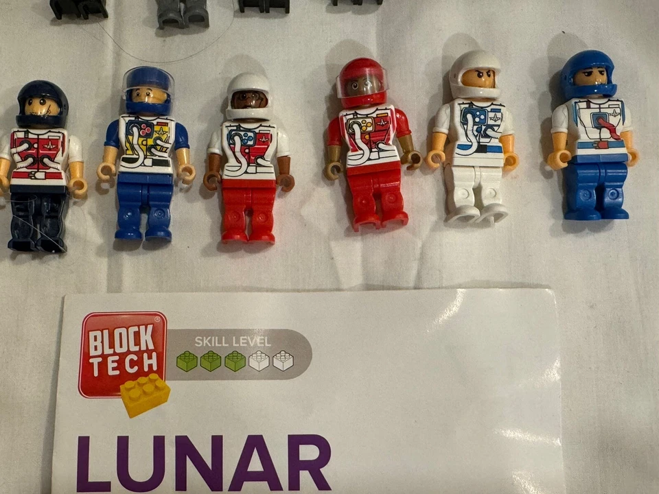 Block Tech: Lote de aterrizaje lunar espacial con 10 figuras: 4 extraterrestres / 6 astronautas B107 Foto 4 de 4