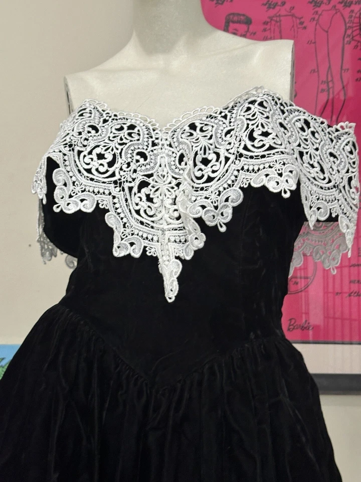 Vestido Formal Gunne Sax Años 80-Terciopelo Negro-Gótico-Promoción-Fiesta-Miércoles-Promoción-S Foto 2 de 4