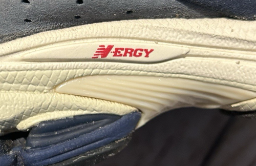 Scarpe da ginnastica impermeabili New Balance 2002R GORE-TEX UK 7.5 Navy M2002RXF usate rare - Foto 13 di 21