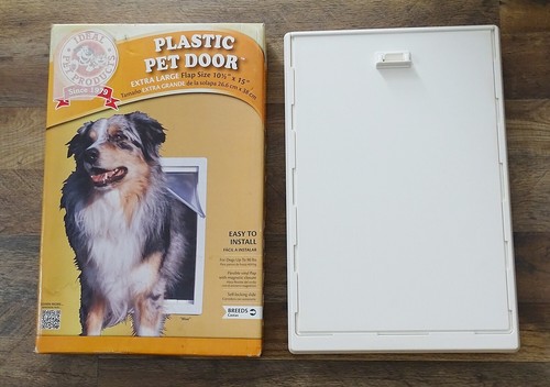 Ideal Pet Products Original Plastic Pet X-Large Dog Door 10.5" x 15" XL Lab - Foto 4 di 7