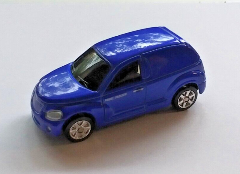 Chrysler Panel Cruiser PT Van Maisto Die Cast Retro Car Loose Never Played With