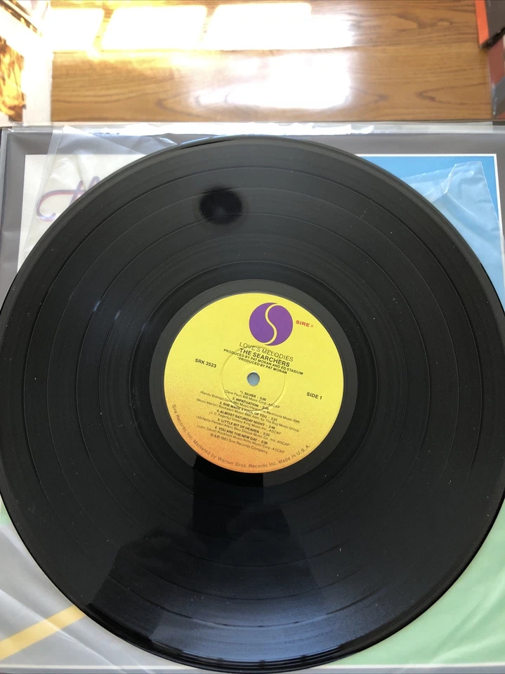 Mint- The Searchers Love’s Melodies Sire Records 1981 1st Edition Stereo LP Foto 3 de 4