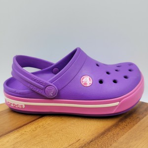 lila crocs