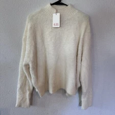 GB Sweater Woman’s Large Cream NWT Gianni Bini Super Soft Crew Neck