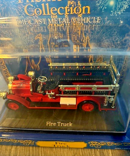 Disney Theme Park Collection Die Cast Metal Fire Truck NEU - Bild 5 von 6