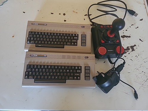 The C64 Mini 2 Konsolen 1 Joystick Ersatzteile oder Reparaturen