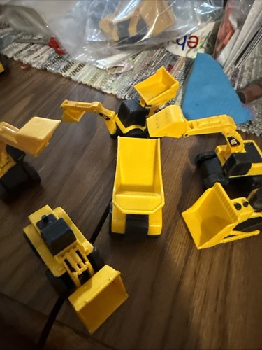 6 Stück CAT Bauwagen Kunststoff