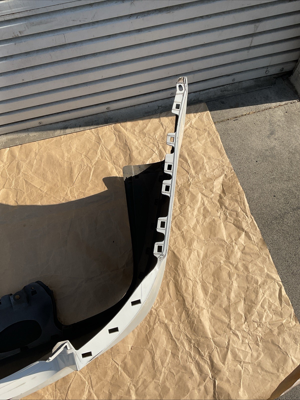 14-20 MASERATI GHIBLI REAR BUMPER COVER ASSEMBLY WHITE BIANCO VR.268 OEM.