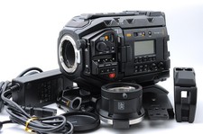 Blackmagic Design URSA Broadcast G2 6K fotocamera digitale cinema con adattatore obiettivo B4