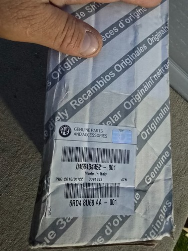 Alfa Romeo Stelvio 17 - On Ceiling Lamp Assy. Genuine 156134452 - Picture 1 of 3