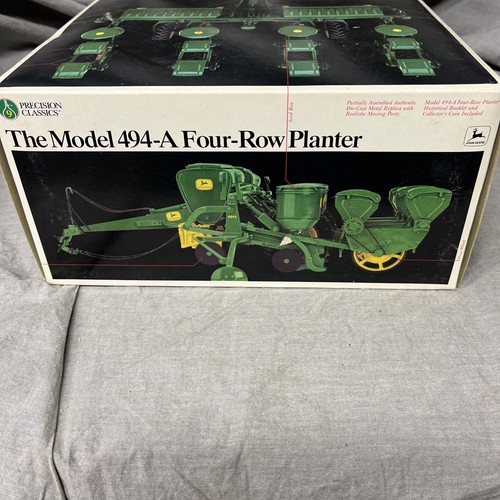 John Deere Model 494-A Four Row Planter Precision Classics #9 Ertl 1/16 Scale - Picture 4 of 9