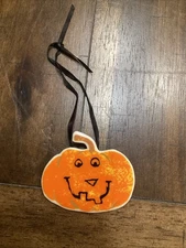 Longaberger 2004 Large Happy Halloween Pumpkin Tie-On or Pin #28575 - NEW