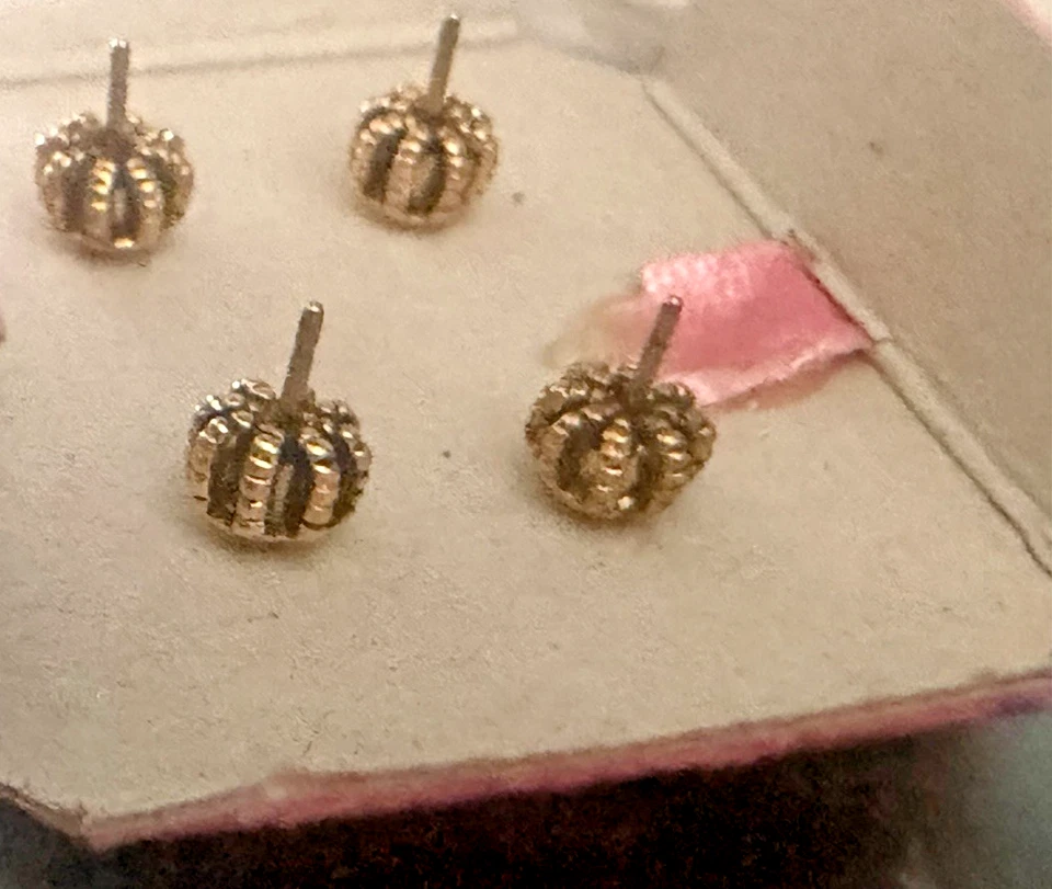 Juicy Couture Set of 2 Orange Fish/Crystal Solitaire Earrings Stud Golden NIB - Image 3 of 4