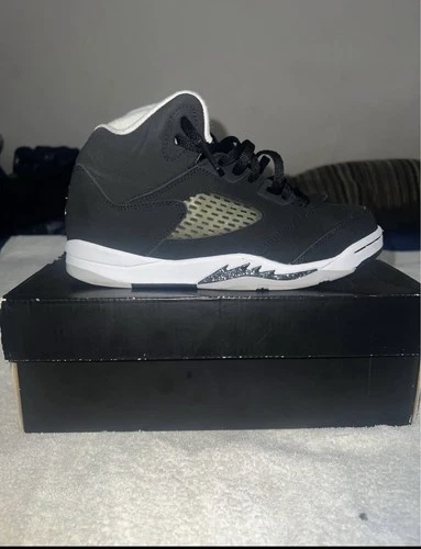 Jordan Air Jordan 5 Black/White Men's 3 M Mid Top Lace-Up Basketball