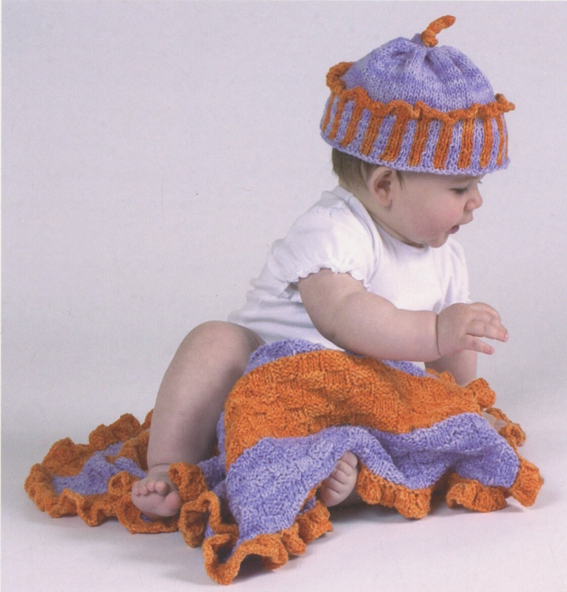 MinnowKnits Knitting Pattern 189QK Cuddle Up Ruffled Baby Blanket Hat  NB-2yrs