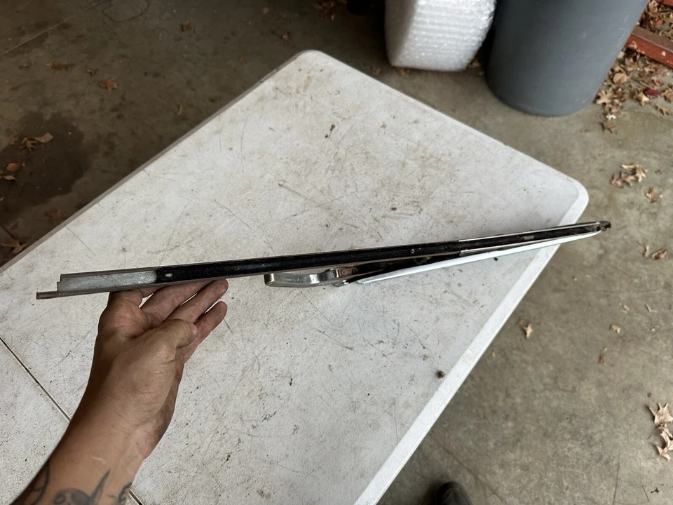 Pontiac Catalina Bonneville 1963 1964 puerta delantera ventilación vidrio 5715085 LH Foto 4 de 4