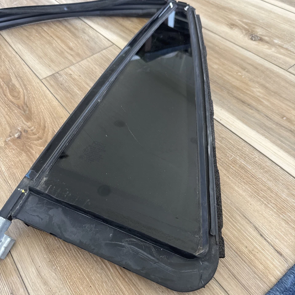 2020 - 2024 FORD Expedition УПЛОТНЕНИЕ КАНАЛА ЗАДНЕГО ПРАВОГО БОКОВОГО ОКНА ДВЕРИ ОТ ОРИГИНАЛЬНОГО ПРОИЗВОДИТЕЛЯ - Изображение 2 из 4