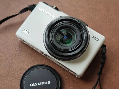 Olympus XZ-1 White 10.0MP CCD Digital Camera F1.8 ZUIKO 4x Zoom | eBay