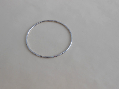 Ippolita Silver 2mm Classico Hammered Oval Bangle Bracelet Size 7.75''