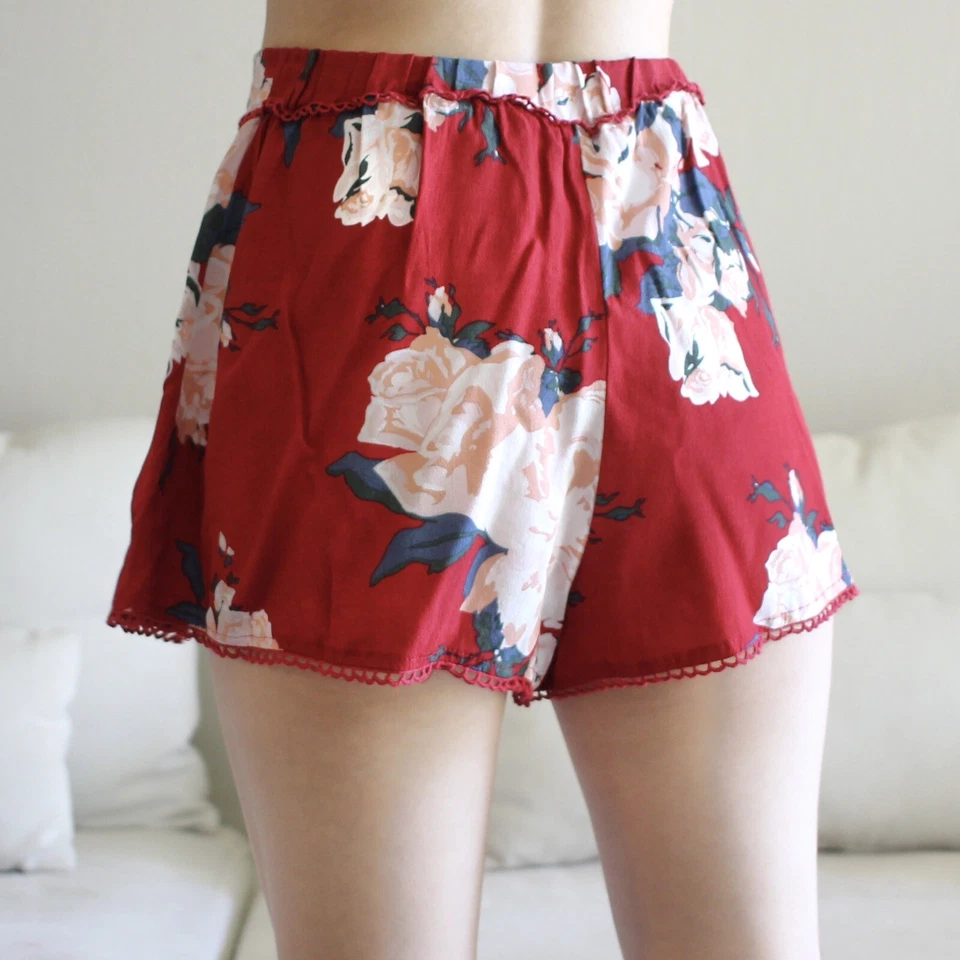 Tobi High Rise Shorts Size Small Floral Red Pull On Cottagecore Boho Romantic - Image 2 of 4