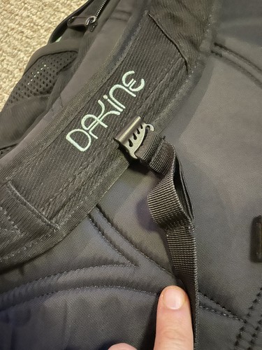 DAKINE WOMENS BLACK AND INSIDE FLORAL LAPTOP BACKPACK EXCELLENT - Picture 3 of 7