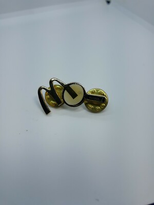 Vintage McDonalds  Magnifying Glass  Gold Tone Pin Lapel 