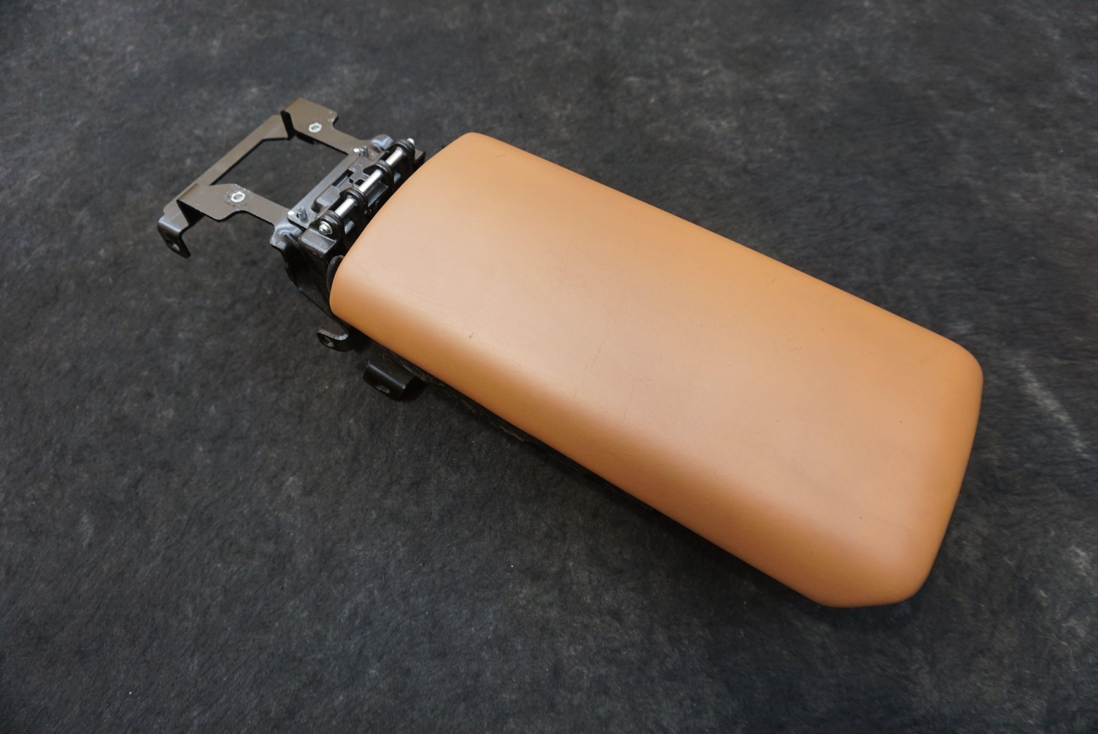 Front Center Console Armrest Lid Leather 80803900 Ferrari California 12-14 *Note