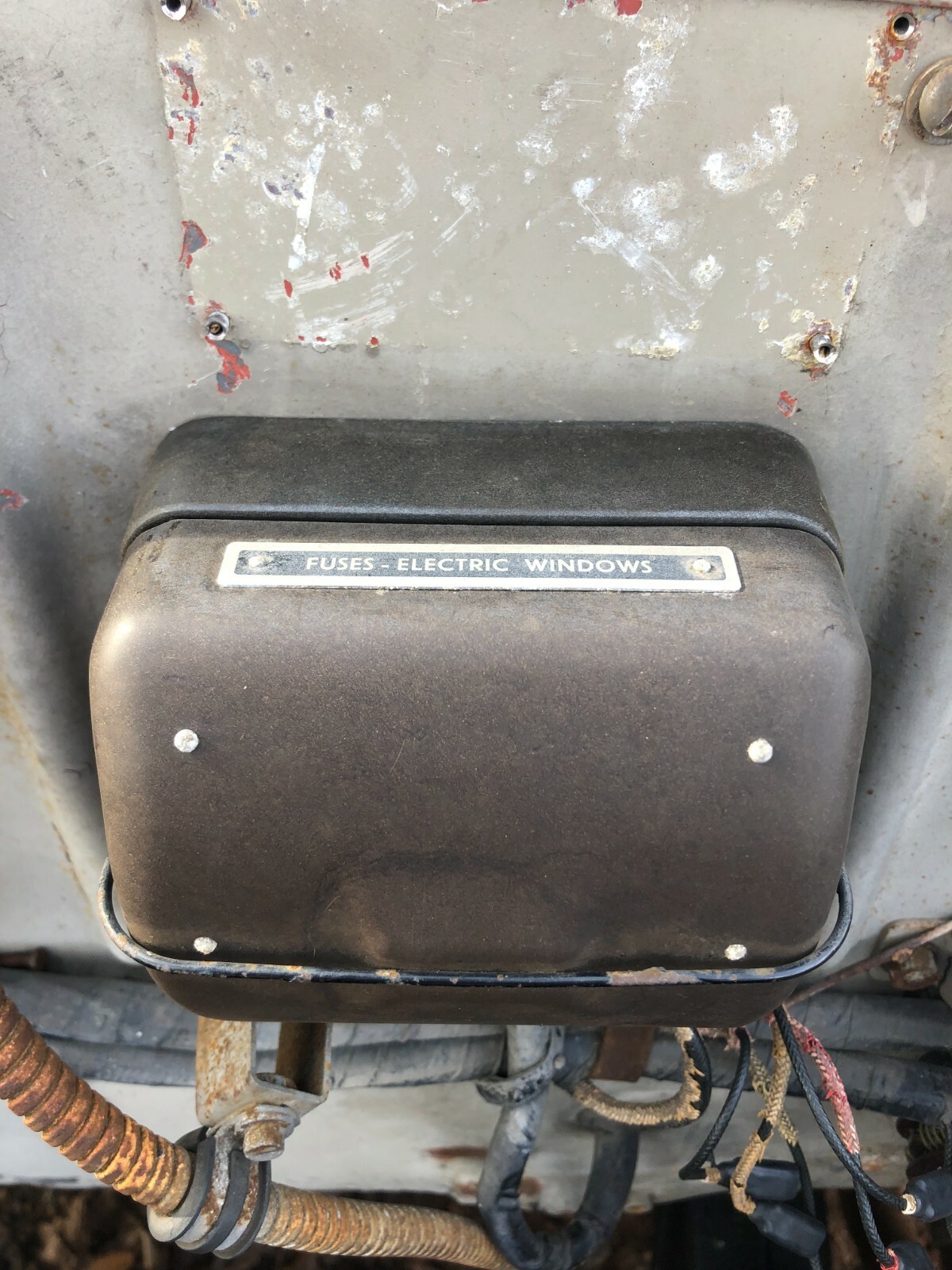 ROLLS ROYCE CLOUD PHANTOM BENTLEY PWL FUSE BAORD. WORLDS LARGEST USED INVENTORY