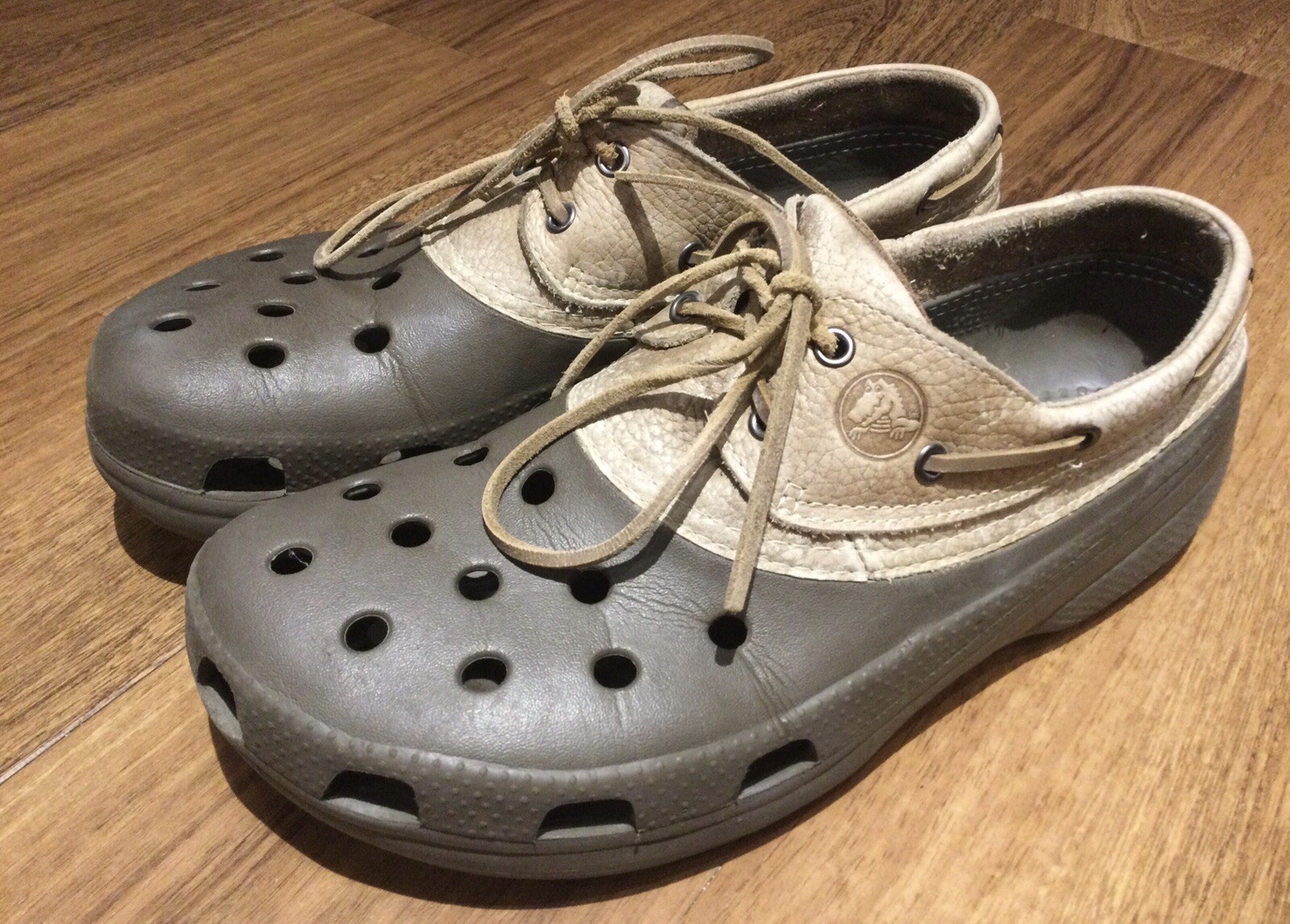Leather Trimmed Crocs Islander Pitcrew 