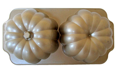 Nordic Ware The Great Pumpkin Cast Aluminum 3D Bundt Cake Pan Mold 10 Cup
