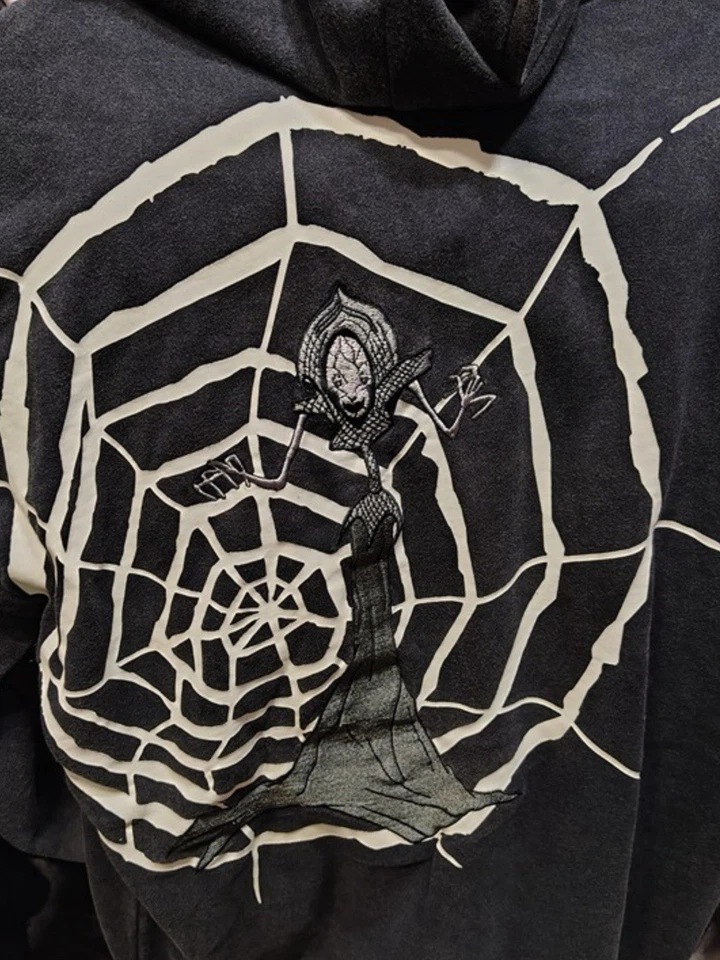 Coraline Beldam Brilla en la Oscuridad Doble Cara Sudadera con Capucha Mediana Foto 2 de 4