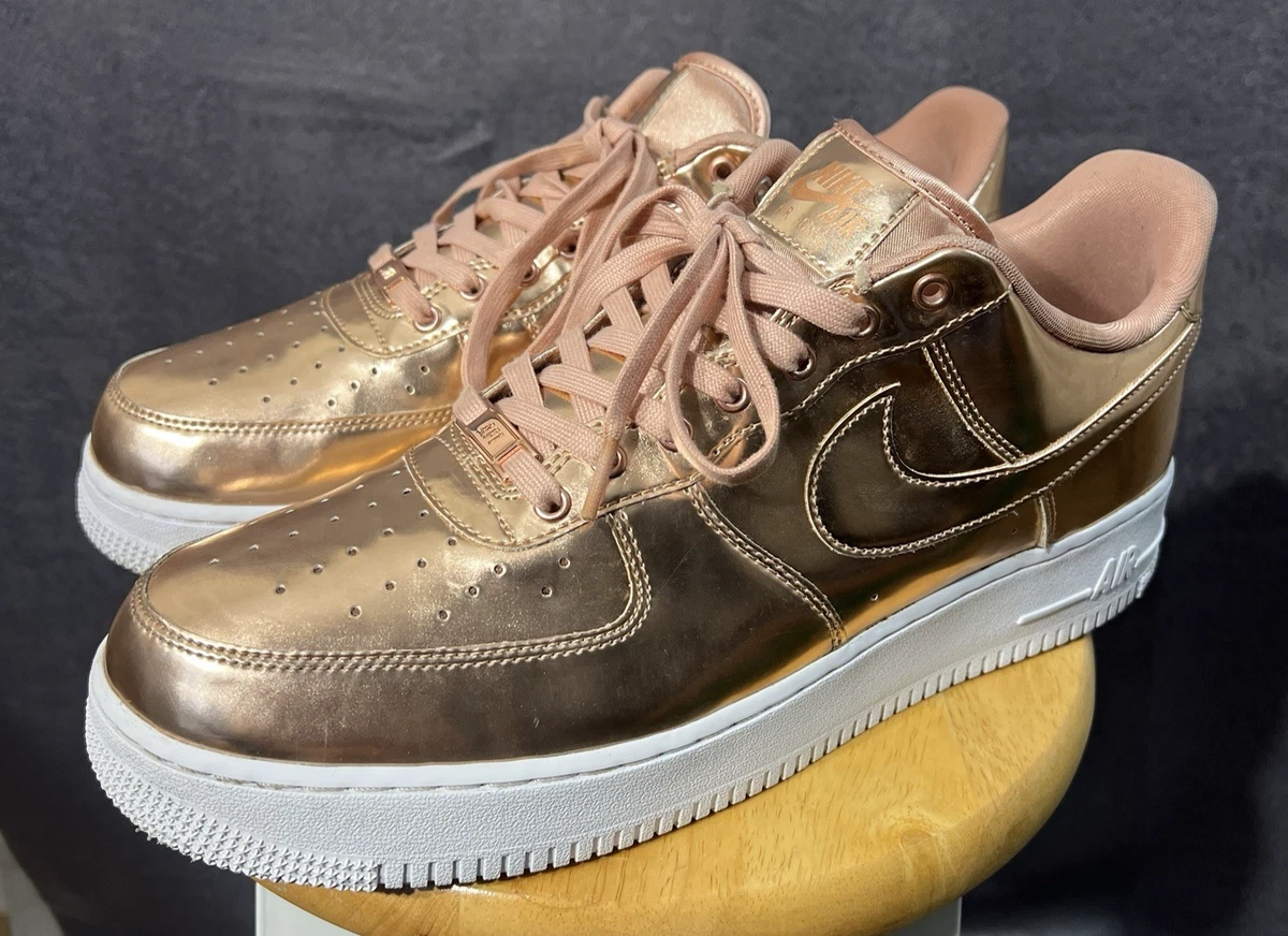Preços baixos em Nike Air Force 1 Metallic Gold | eBay