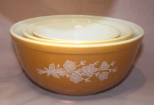 VTG. 90'S SET OF 3 PYREX NESTING MIXING SERVING BOWLS GOLD BROWN FLOWER PATTERN