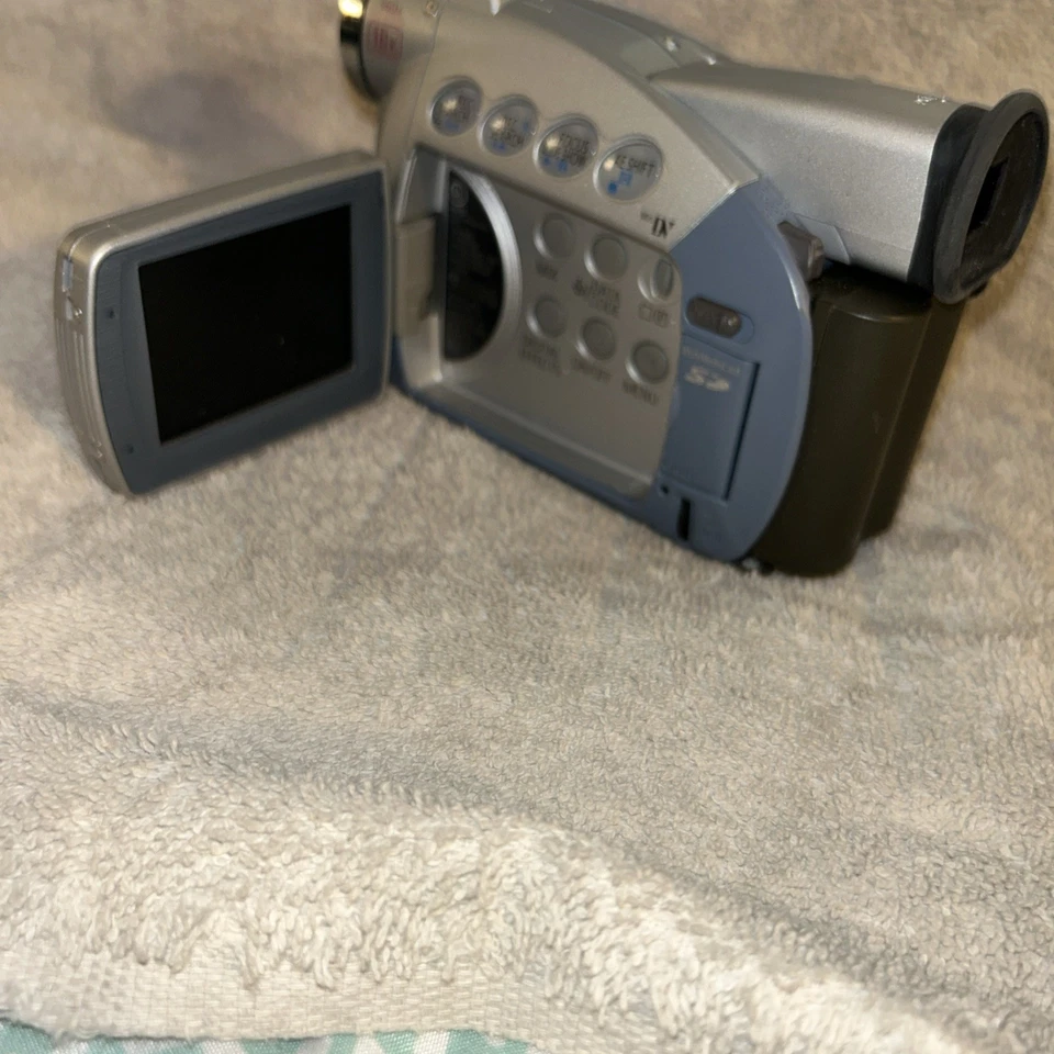 Canon ZR45 MC Mini DV Camcorder Digital Video Camera Transfer tapes - Image 4 of 4