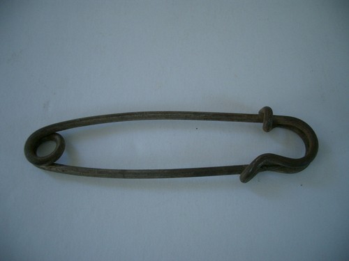 Vintage Large Safety Pin Kilt Pin Horse Blanket Pin - Picture 2 of 4