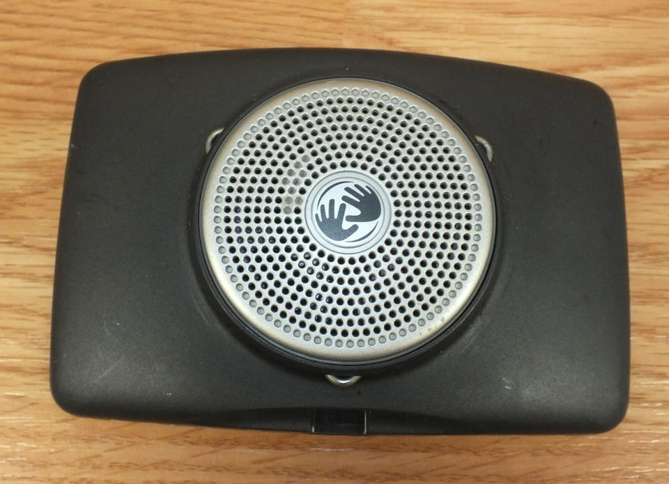 Tomtom XL 310 4.5" (inch) GPS Navigation Unit With DC Power Cord & Case Bundle - Image 4 of 4