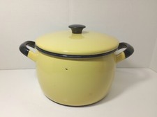 Vintage 2.5 Liter Kockum Yellow Enamel Pot Made in Sweden