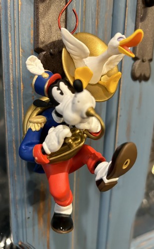 Hallmark Goofy Toots the Tuba Ornament Mickey's Holiday Parade 2002 Disney