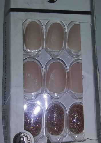 Kiss imPRESS Press On Short Nails #83654 Evanesce 30 Ct NEW Damaged Box - Picture 2 of 5