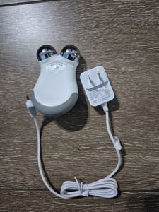 NuFACE Trinity Facial Toning Device White/Gray with Charger ONLY