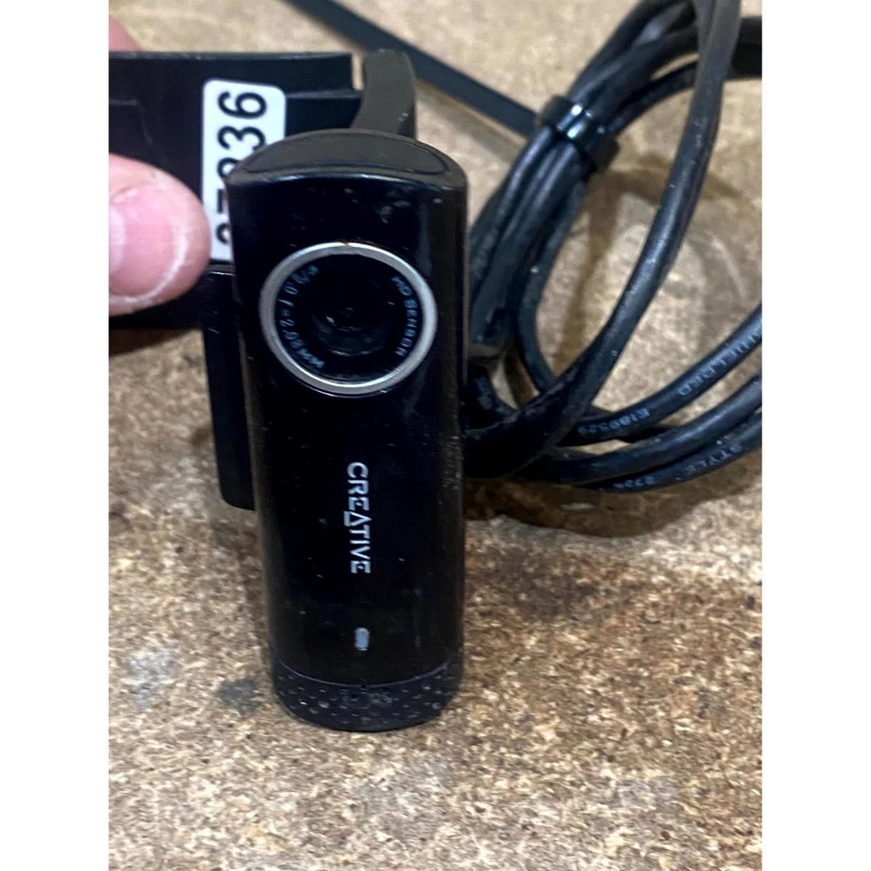 Creative Labs VF0700 Live! Cam Chat HD Web Camera Black USB 720p Built in Mic - Image 2 of 4