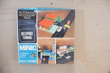 TRIANG MINIC MOTORWAYS M1811 BLUE HELIPORT TERMINAL SET BOXED 2om