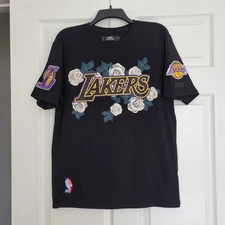 Pro Standard NBA-License Los Angeles Lakers Roses Short Sleeve T-Shirt Size Smal