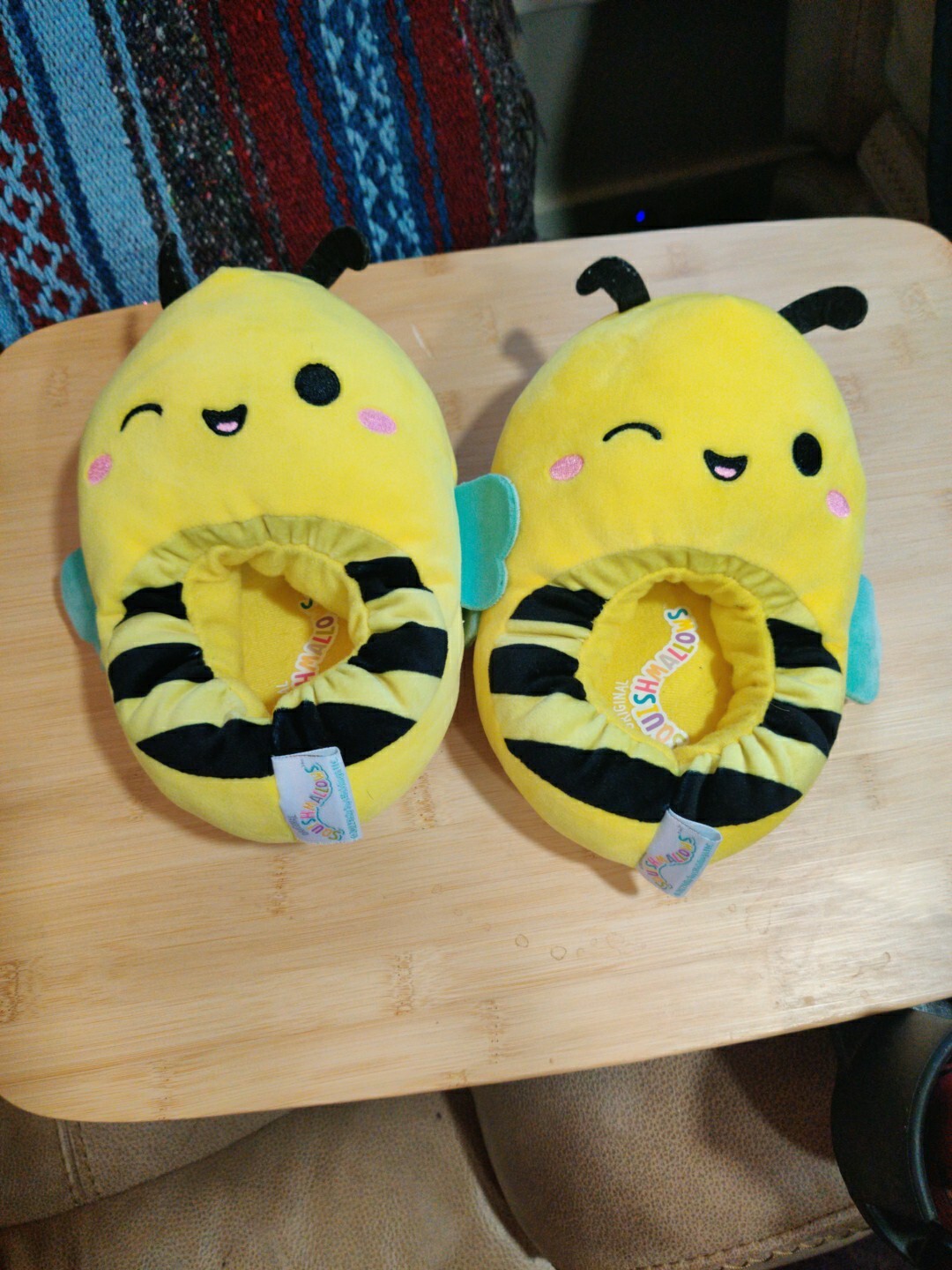 PANTOFOLA D’ORO SQUISHMALLOWS Sunny the Bee Giallo Taglia 4 5 Pantofole Peluche Bambini Giovani