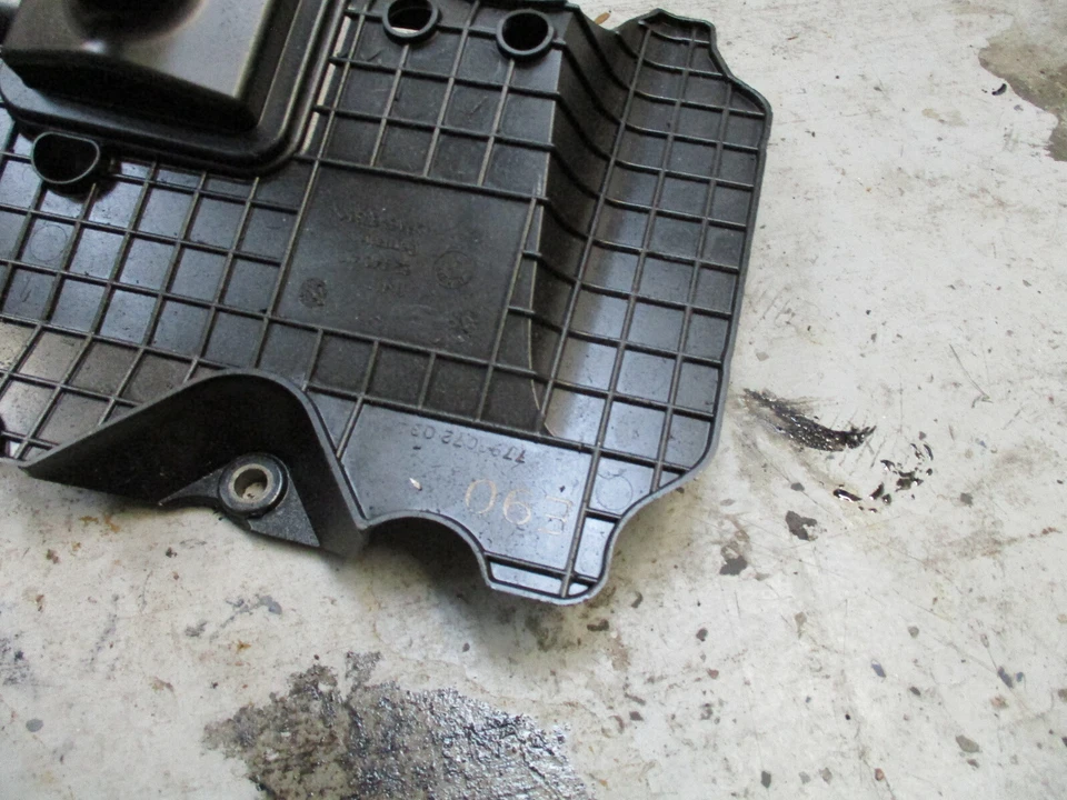 09-11 BMW 335d tracción trasera bomba aceite pickup 11137793072 Foto 2 de 4