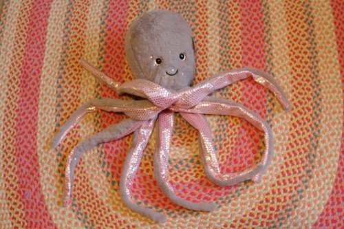 Peluche POULPE GRIS & ROSE SCINTILLANT 27" peluche coeurs métalliques GRANDE FANTAISIE - Photo 7/7