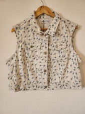 White Denim And Blue Flower Design Sleeveless Jacket Waistcoat Size 20 Casual