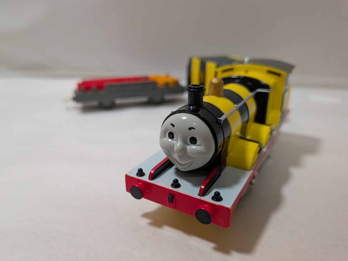 Thomas & Friends TOMY Plarail Trackmaster Busy Bee James Rare Tain